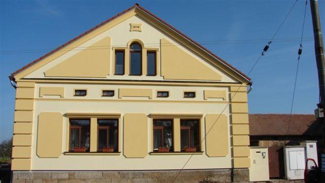 Pension Smetanuv Statek Hradec Králové Zewnętrze zdjęcie
