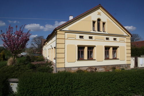 Pension Smetanuv Statek Hradec Králové Zewnętrze zdjęcie